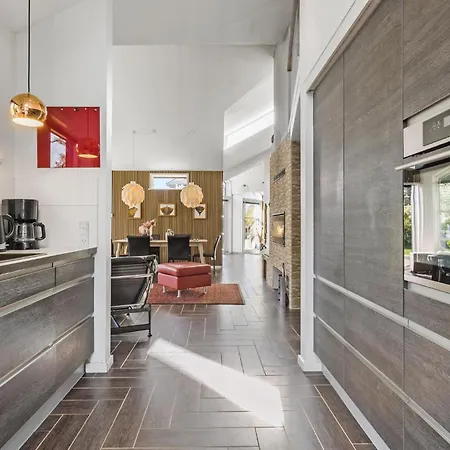 Gorgeous In With Kitchen